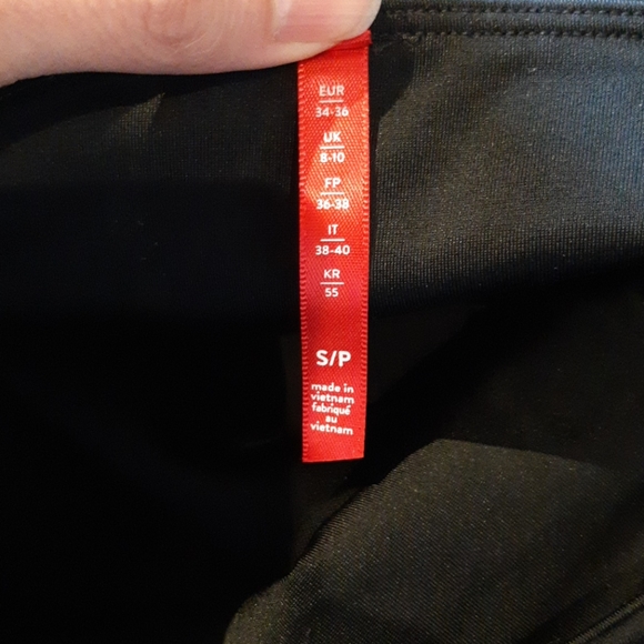 Spanx leggings, black size small - Picture 6 of 9